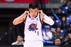 这投篮真练不出来！高诗岩6中0仅拿6分1板1助1断 正负值-16