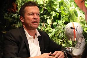 马特乌斯谈拜仁药厂战判罚争议：老生常谈的话题，远没那么严重