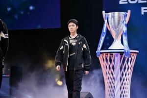 Chovy：既然来到了先锋赛，所有队伍都是警惕对象，特别是LPL那边的中野