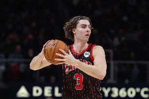 三双数又要加一？吉迪半场8中4拿到10分8板8助准三双 另有2抢断