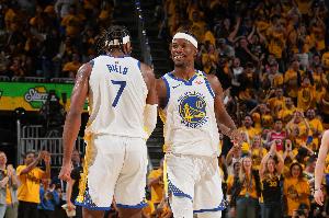 好基友！想希尔德吗？巴特勒：是啊 更衣室都比以前安静了一点