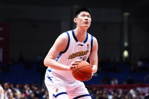 太稳了！胡金秋8中6高效拿下16分9板1助3断 正负值+24最高