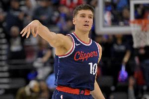 还是可以用的！博格丹替补9中6&3记三分拿下16分1板1助