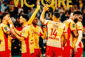 法甲第27轮朗斯5-1大胜昂热登顶积分榜，第29轮将对阵巴黎