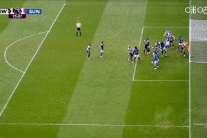 进球无效！纽卡角球佳夫头球破门，因干扰门将被裁判吹掉