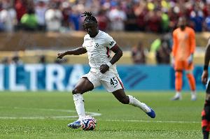 TA：就拉维亚问题切尔西陷入两难，他至今尚未代表球队踢满全场