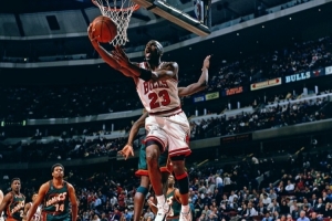 奥尼尔：乔丹就是GOAT 他超有统治力 总决赛从未失利&两次三连冠