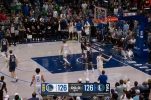 没能形成有效进攻！桑托斯边线球给小佩顿空接无果 比赛进入加时