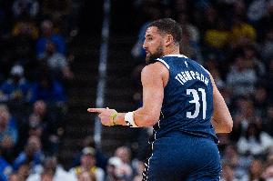 战旧主！克莱三分9中5得到15分1板1助1断1帽