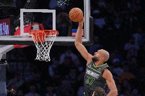 内线支柱！戈贝尔13中7拿下14分14板5帽&7前场板 犯满离场