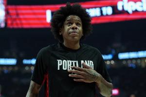 是人啊？混音库克连续犯罪4次 一己之力输掉比赛！15投仅14分！