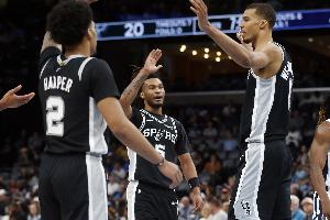 NBA彩经：马刺大胜雄鹿 活塞力擒森林狼 爵士不敌太阳