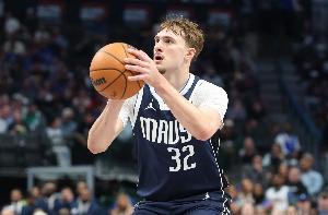 高开低走！弗拉格17中9拿下24分3板2助4断 上半场20分