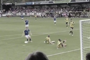 反复观看！一人丝滑戏耍对手后防线