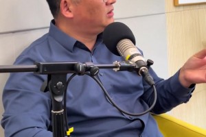 解说殷文玉：杨瀚森私下训练比克林根好太多，他实战还是紧张