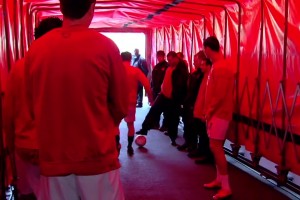 网传球迷现场喊话李金羽：为什么不上邦本，李金羽为啥这么踢