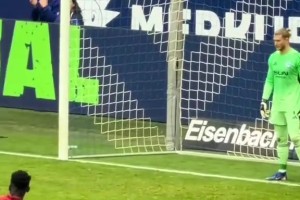 超级超级牛逼的扑救！卡里乌斯为沙尔克04扑点