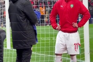 非洲杯名场面：塞内加尔二门为保护毛巾，和摩洛哥球童扭打了起来