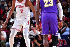 不是，詹姆斯身体构造真是人类？连夜飞迈阿密背靠背 还打这么好