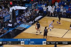 太强了布泽尔10中7贡献19分11板4助3断1帽全能表现