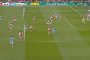 塞梅尼奥下底传中，哈兰德后点头球攻门高出！