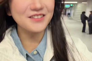 小姐姐：现场为国足呐喊！1-0领先库拉索，成都小伙首发好给力